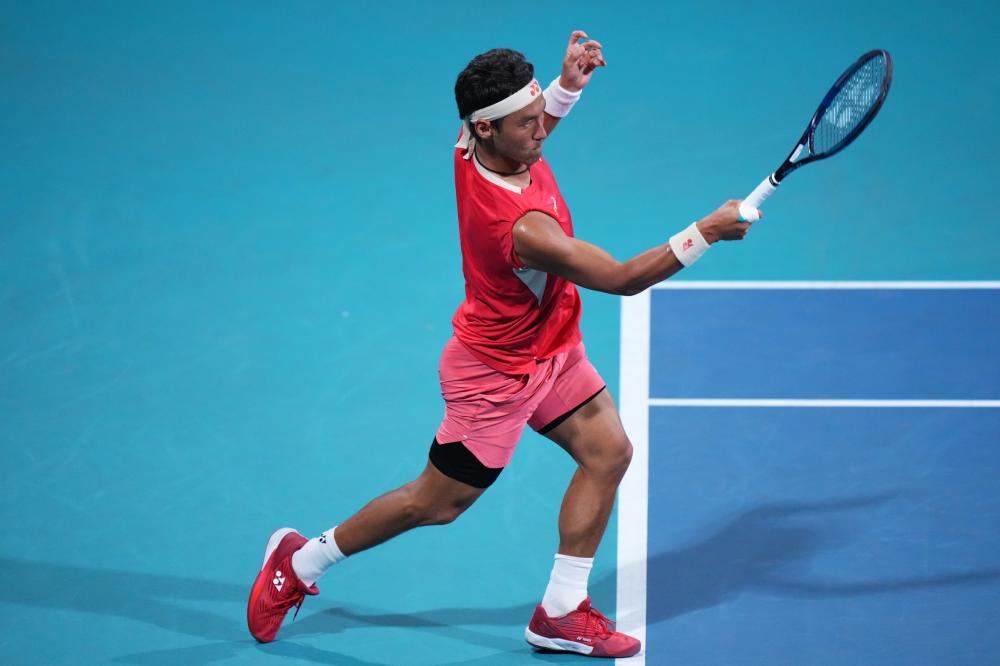 教练员和球 教练员和球